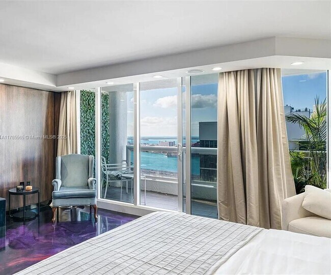 Building Photo - North Bayshore Drive, Miami, FL 33132 - 3 BR 2.5 BA condo