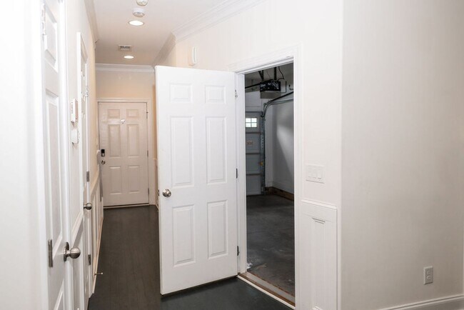Building Photo - 4988 Wyngate Village Dr