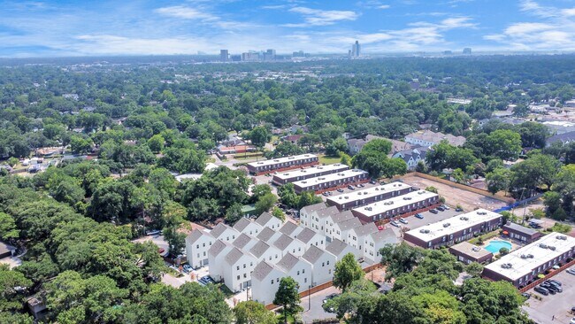 Building Photo - 2007 Bauer Dr