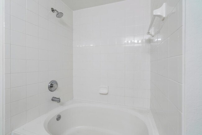 Building Photo - 3022 Alcazar Pl