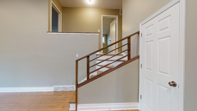 Building Photo - 1366 Cavell Ave