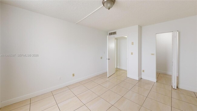 Building Photo - 14201 N Kendall Dr