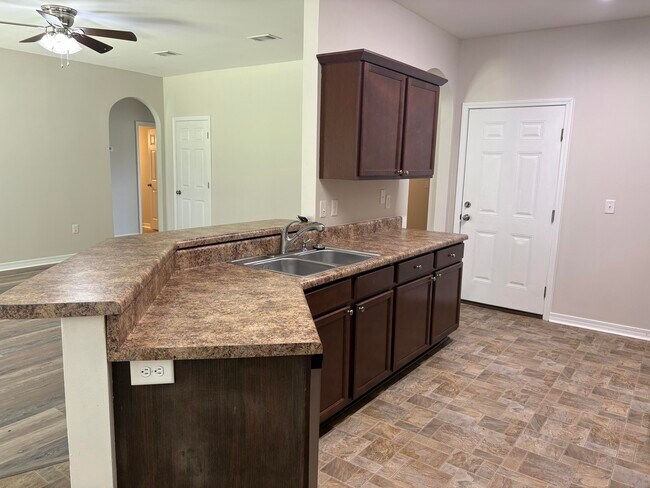 Building Photo - 214 Ladue Ave