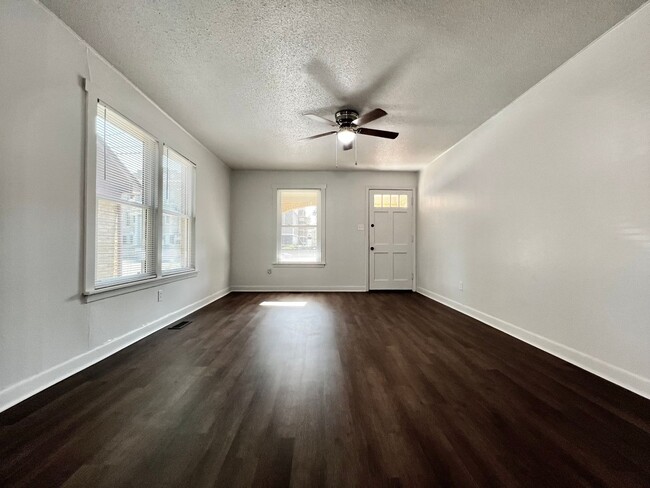 Building Photo - Cozy 3-Bedroom House on Linwood Ave.