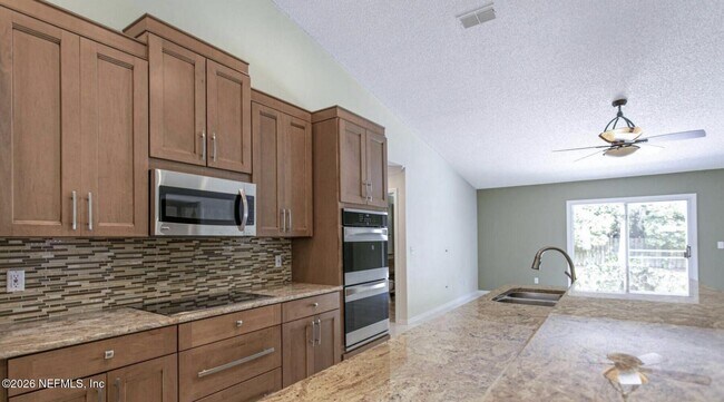 Building Photo - 13031 Chets Creek Dr N
