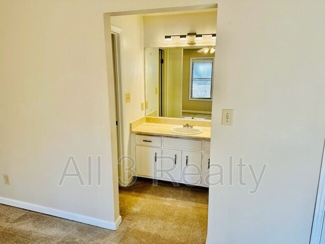 Building Photo - 175 Eli Run