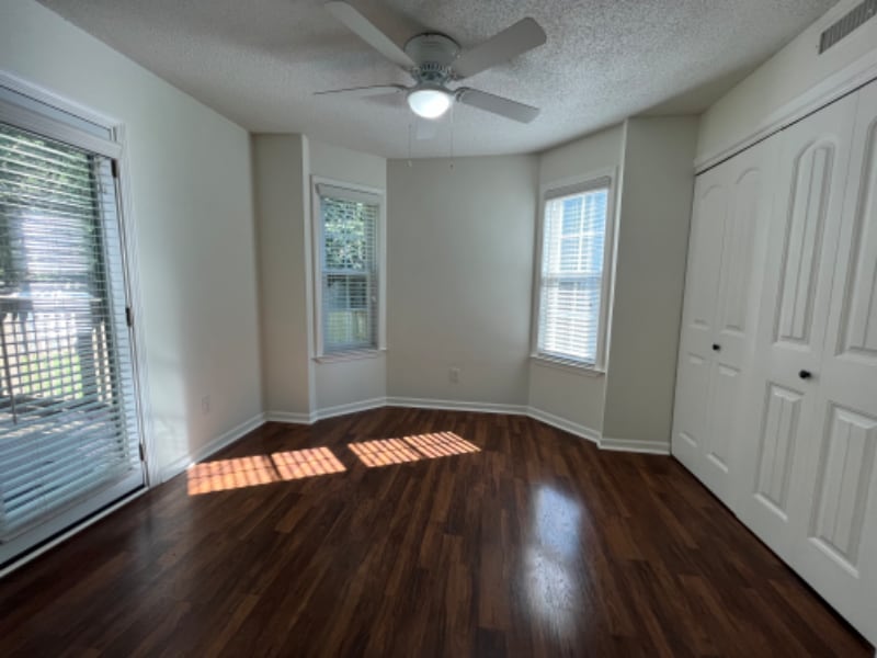 Building Photo - 3344 Oak Trees Ct