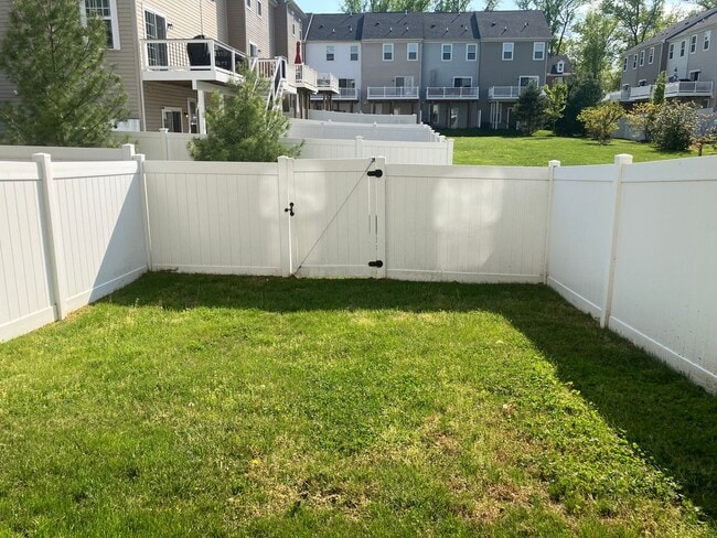 Building Photo - 1006 Windlass Glen Rd