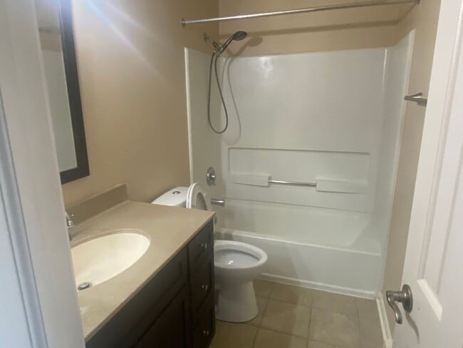 Building Photo - 2 Bedroom 2 Bathroom with Loft- Available Now!