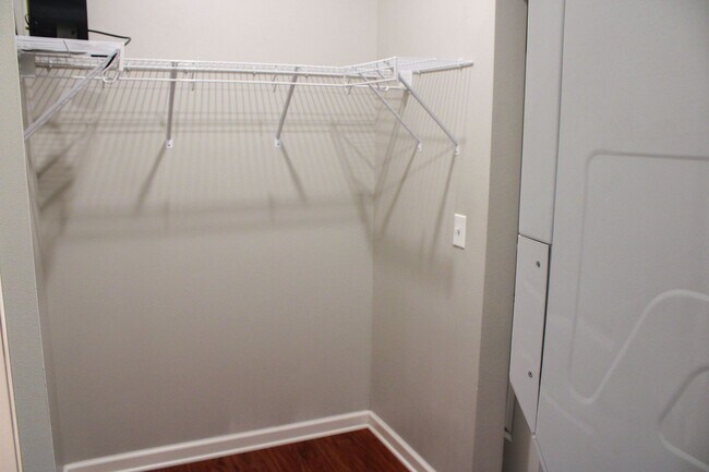 Building Photo - 3241 Redhawk St