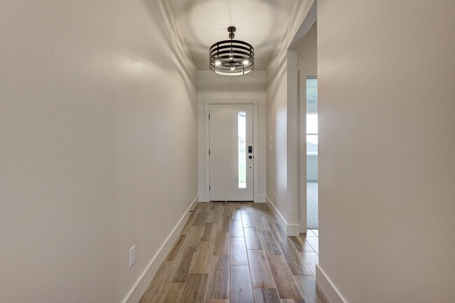 Building Photo - 6016 Kinnick Dr