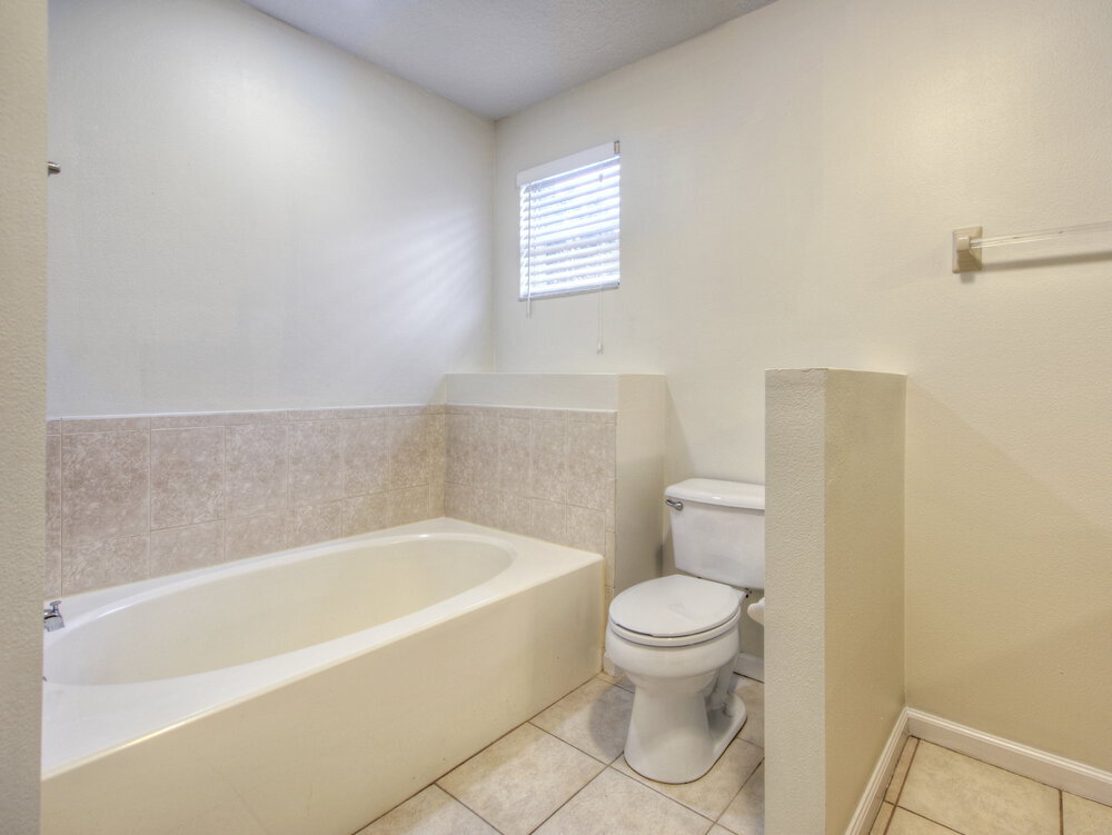 Building Photo - 125 Pennock Landing Cir