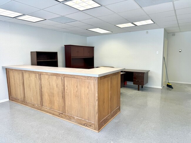 Building Photo - Office Space In Downtown Biloxi! Great Loc...