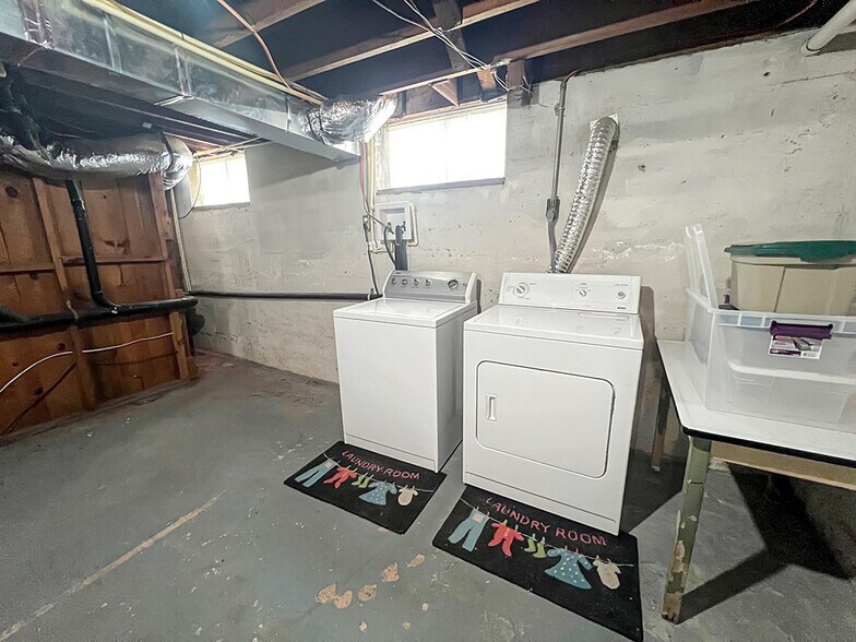 Laundry - washer/dryer included - 108 Manchester Ave