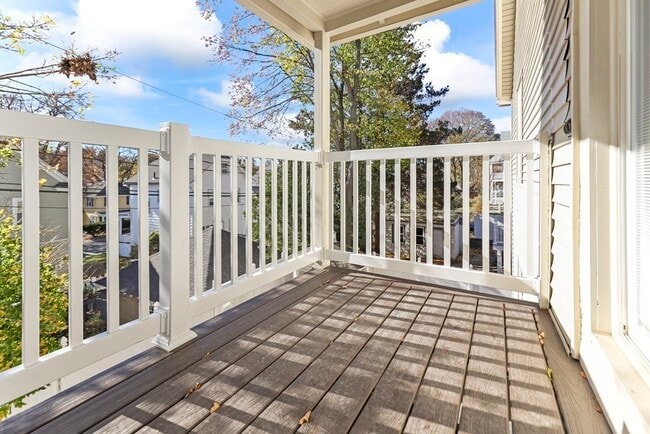 Building Photo - 1004 South St