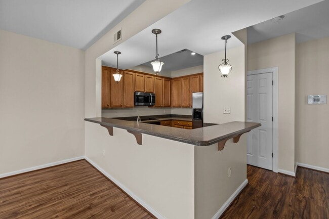Building Photo - Beautiful 3-Bedroom Condo in Norfolk.