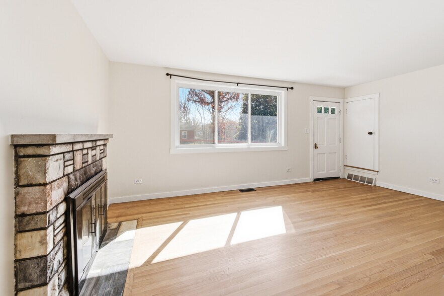 Building Photo - 23 Salem Rd