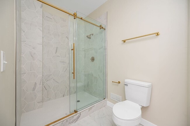 Building Photo - NORTHSIDE RARE GEM - FULLY RENOVATED 5+ BE...