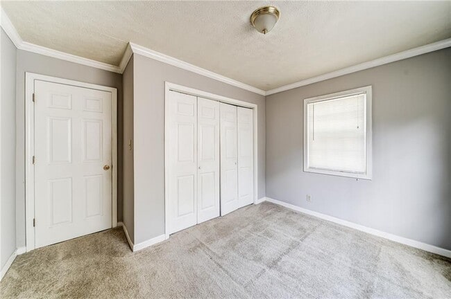 Building Photo - 2053 White Oak Cir