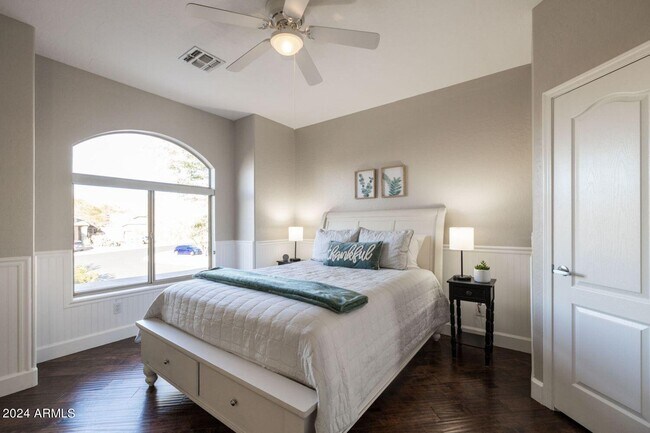 Building Photo - 3055 N Red Mountain