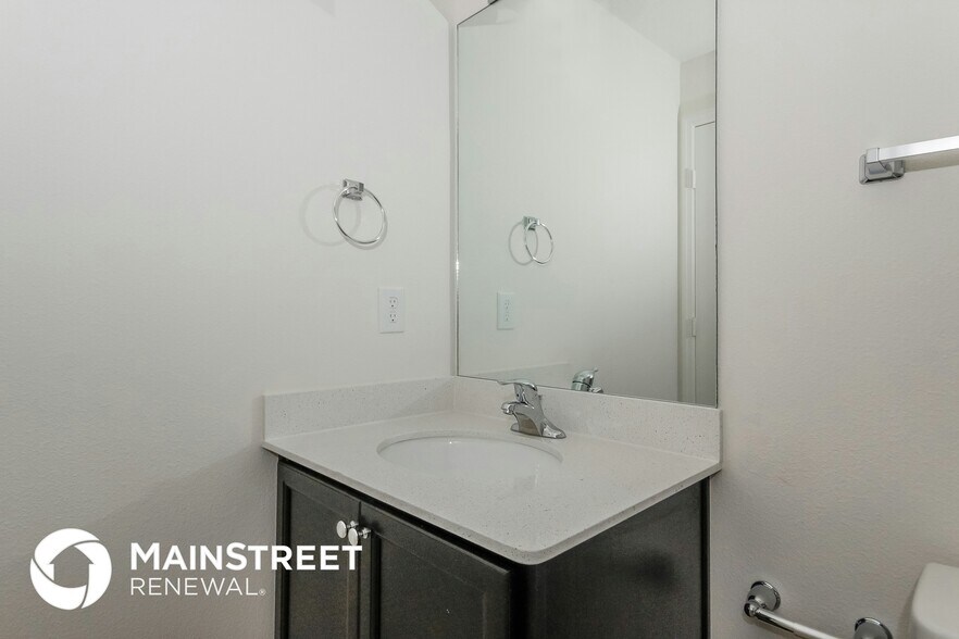 Building Photo - 2423 Caspian Dr