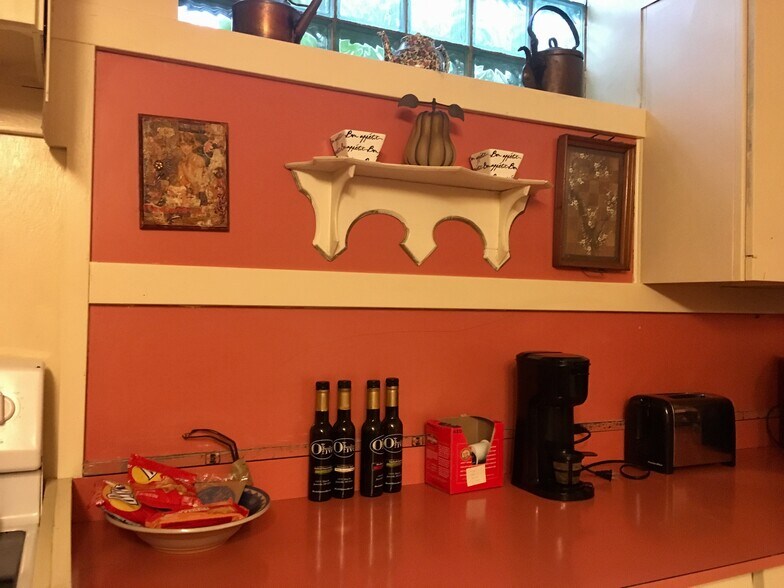 Building Photo - 5309 N River Rd