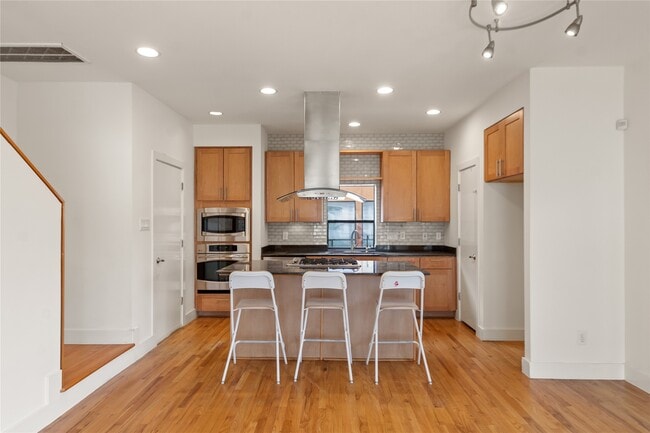 Building Photo - 4501 Eigel St