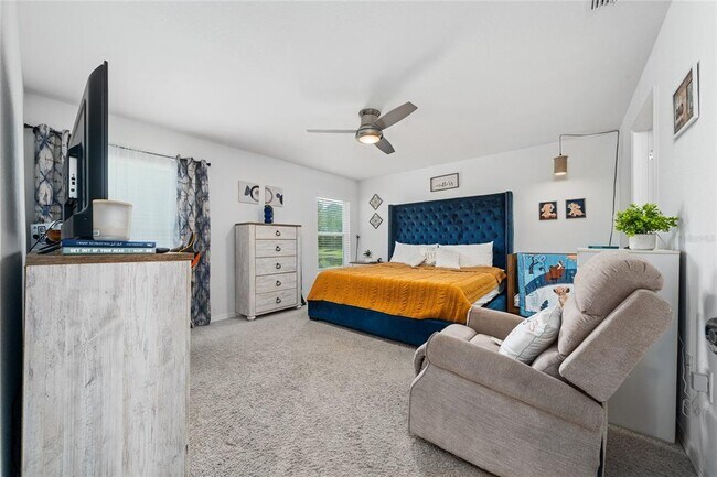 Building Photo - 355 Lily Ln