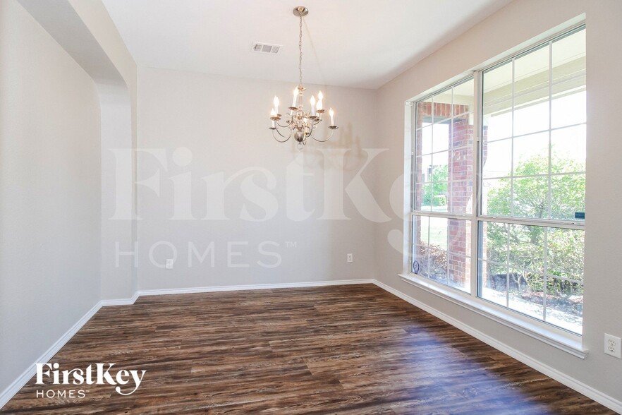 Building Photo - 9921 Shelburne Rd