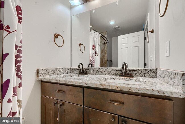 Building Photo - 1730 E Chase St