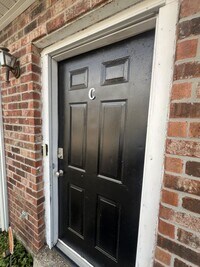 Building Photo - Beautiful 2 Bed, 2.5 Bath townhome on Jefferson Hwy