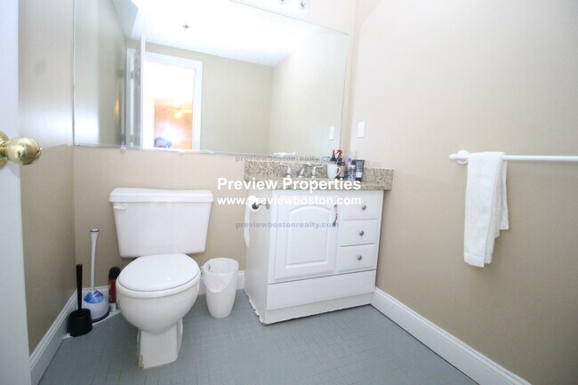 Building Photo - 15 N Beacon St