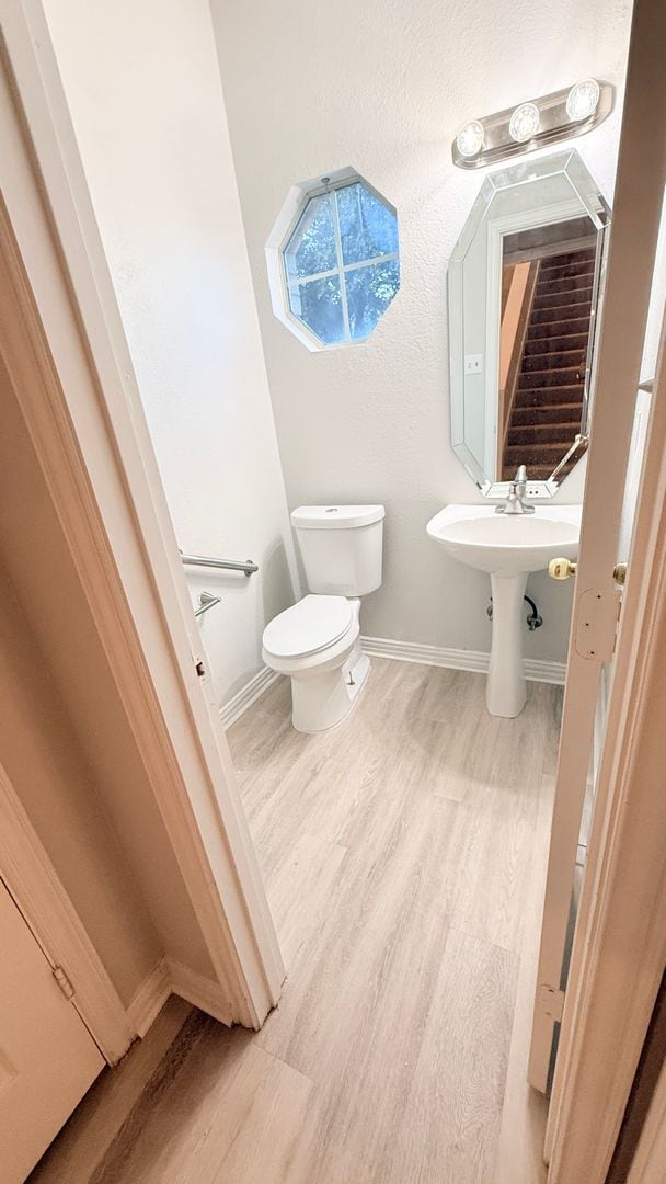 Building Photo - 3 Bedroom/2.5 Bath with den/bonus room and 2 Car Garage