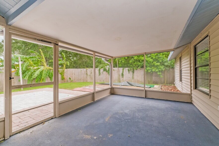 Building Photo - 638 Shorelake Pl