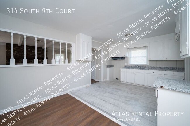 Building Photo - 314 9th Ct S
