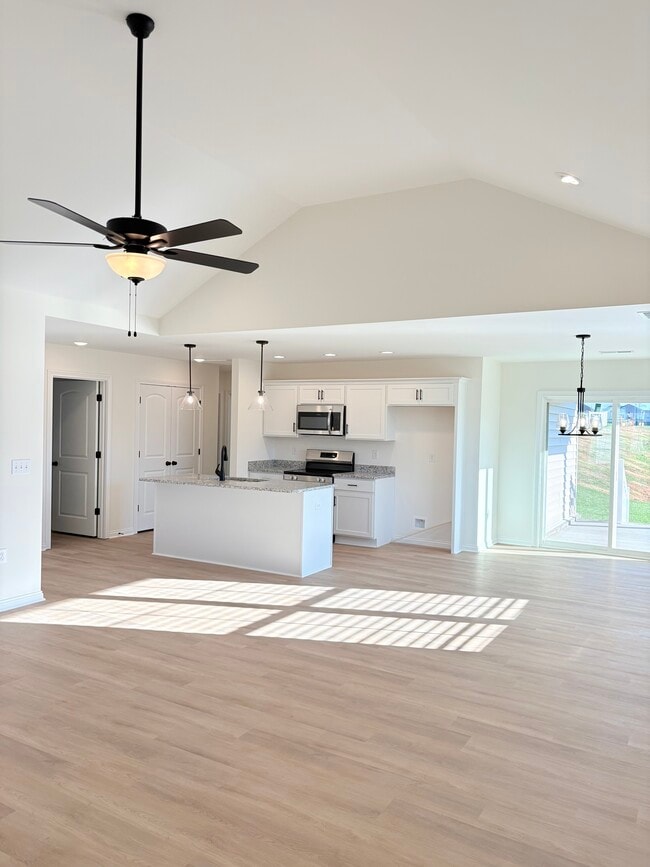 Building Photo - 1307 Helmsdale Ave