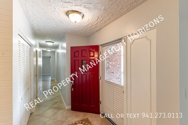 Building Photo - 5217 Canterbury Dr