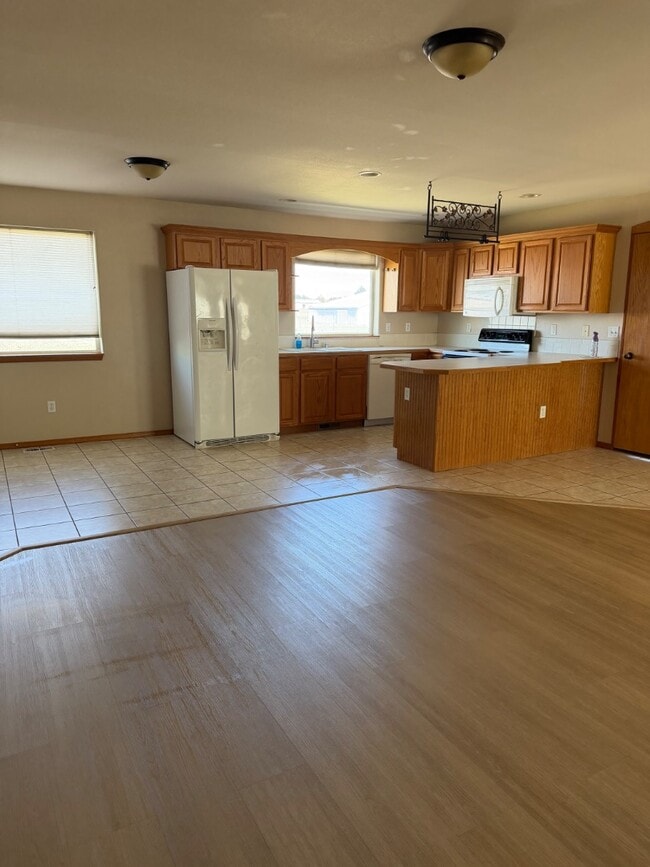Building Photo - 301 Casi Ct