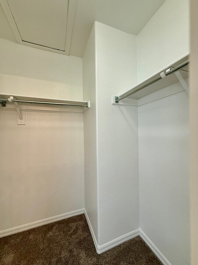 Building Photo - 8300 La Strada Ave