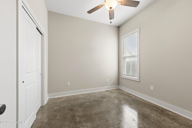 Building Photo - 107 Satsuma Dr