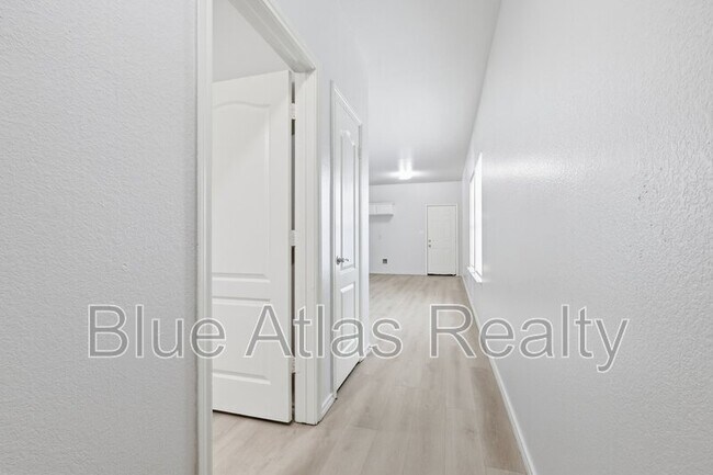 Building Photo - 908 Drexel St