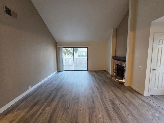 Building Photo - REDUCED!!!