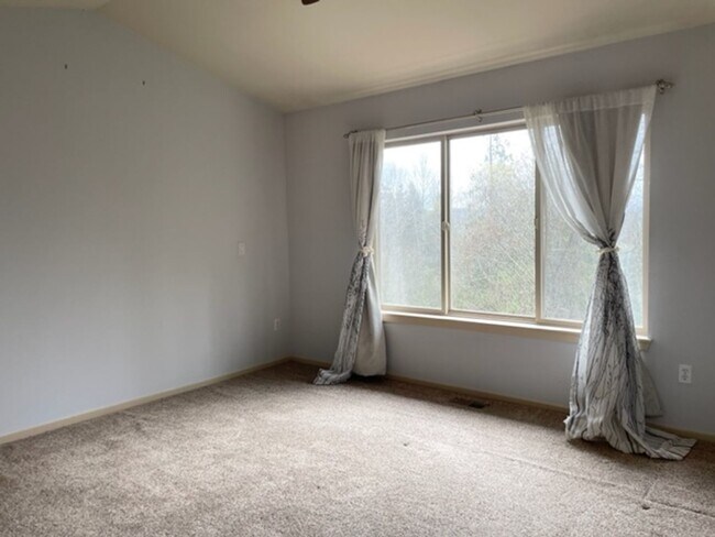 Building Photo - Beautiful 3 Bed 2.5 Bath Townhome in Talus, Issaquah