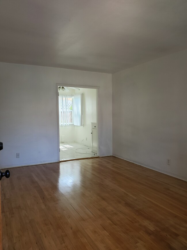 Building Photo - 11740 Missouri Ave