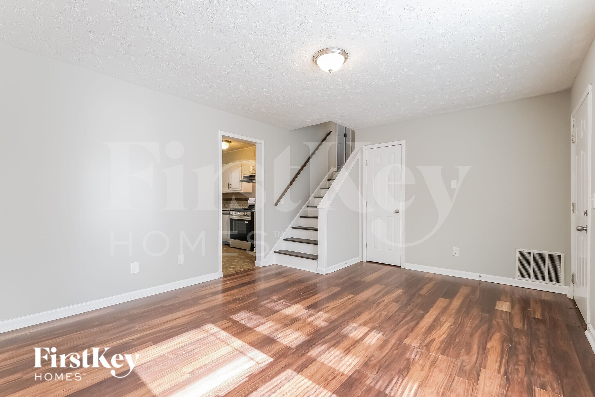 Building Photo - 680 Springhollow Ln SW