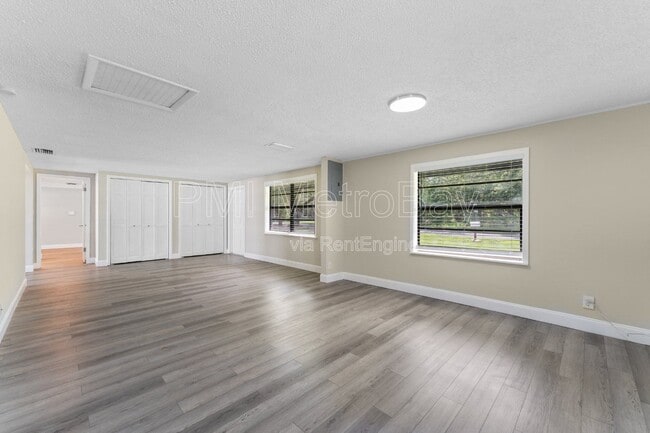 Building Photo - 6121 N Falkenburg Rd