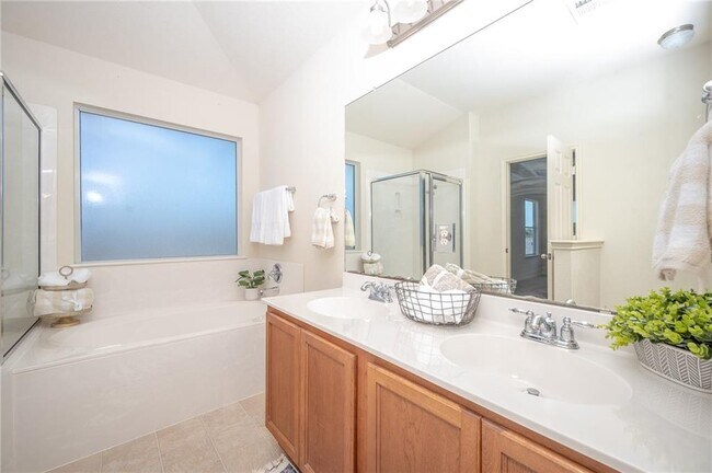 Building Photo - 1707 Big Bend Dr