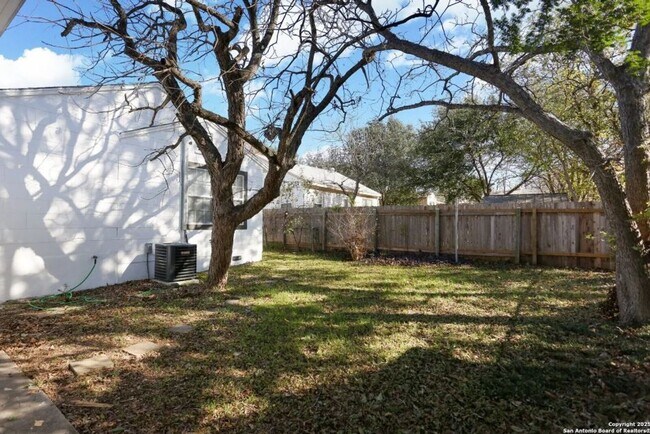 Building Photo - Renovated 3-Bedroom Home in Edison