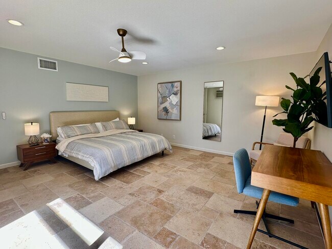 Building Photo - 76705 Sandpiper Dr