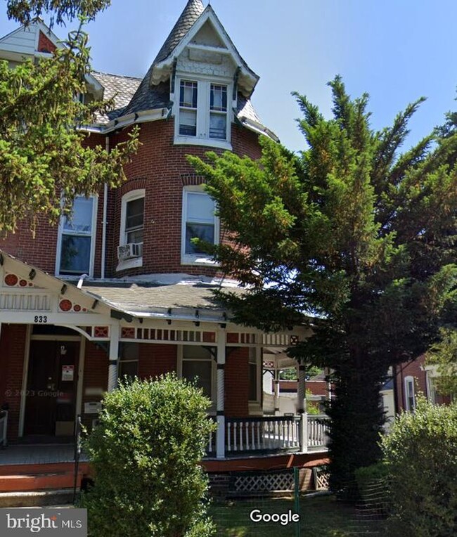 Primary Photo - 833 W Marshall St